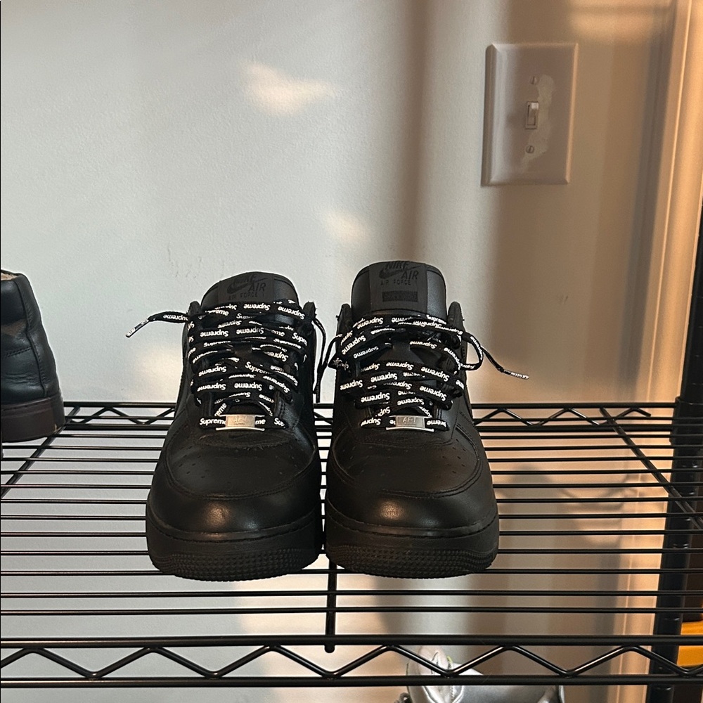 Black supreme air force 1 size 11